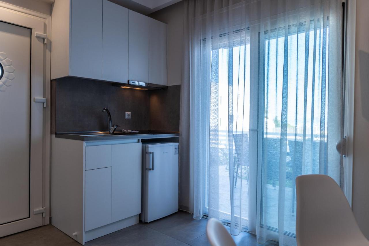 Yiasemi Apartments Nea Iraklitsa エクステリア 写真